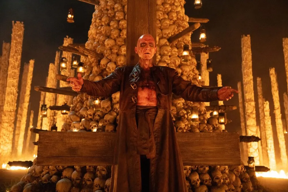 Ralph Fiennes Pretending To Be Satan (28 Years Later, The Bone Temple)